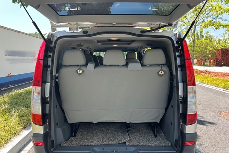Used Mercedes-Benz Vito 2013 3.0L Elite Edition Interior 6