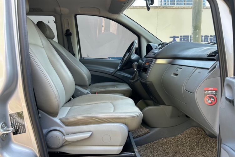 Used Mercedes-Benz Vito 2013 3.0L Elite Edition Interior 7