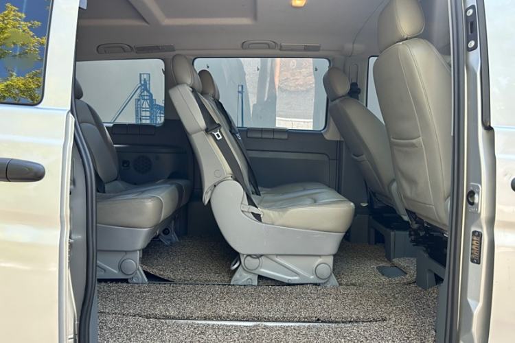 Used Mercedes-Benz Vito 2013 3.0L Elite Edition Interior 8
