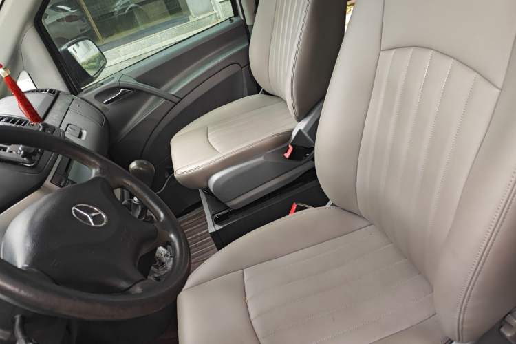 Used Mercedes-Benz Vito 2013 2.1T Elite Edition Left Front Seat