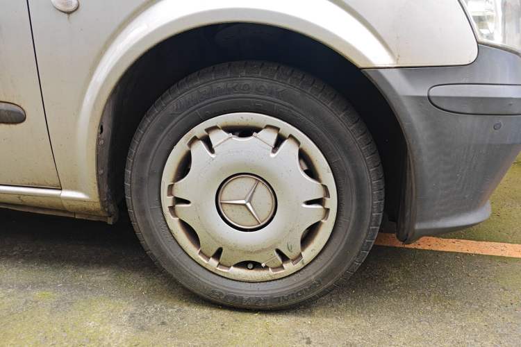 Used Mercedes-Benz Vito 2013 2.1T Elite Edition Right Front Wheel Hub