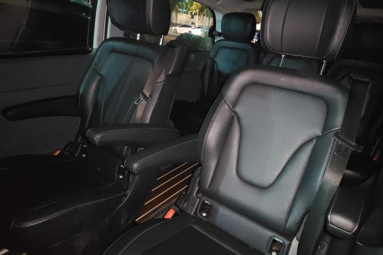 Used Mercedes-Benz Vito 2013 2.1T Elite Edition Left Rear Seat