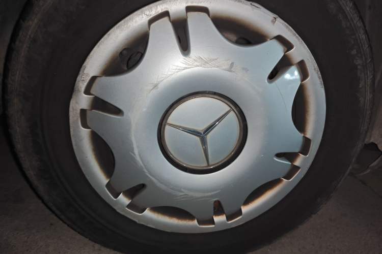 Used Mercedes-Benz Vito 2013 2.1T Elite Edition Right Front Wheel Hub