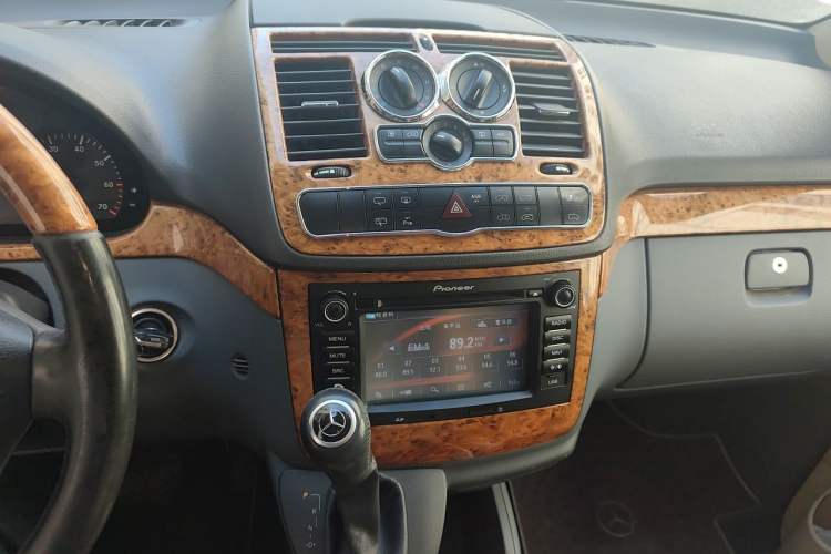 Used Mercedes-Benz Vito  Audio And AC Panel