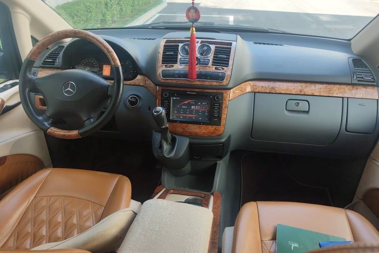Used Mercedes-Benz Vito  Center Console