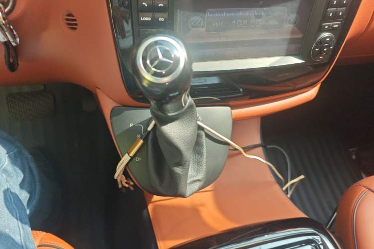 Used Mercedes-Benz Vito  Gear Lever
