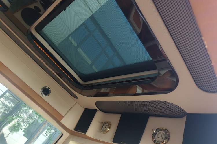 Used Mercedes-Benz Vito  Headliner
