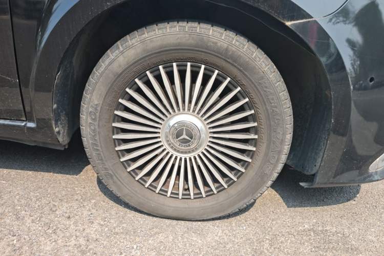 Used Mercedes-Benz Vito  Right Front Wheel Hub