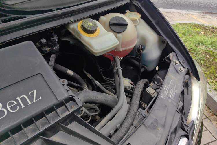 Used Mercedes-Benz Vito  Engine Bay Left