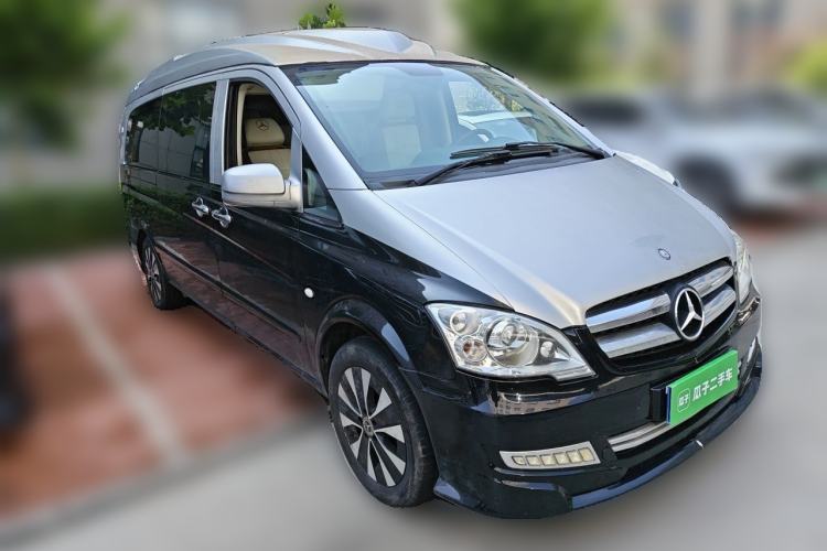 Used Mercedes-Benz Vito  Front Right 45 Deg
