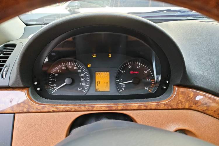 Used Mercedes-Benz Vito  Instrument Cluster