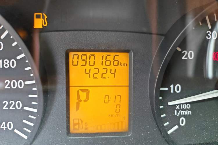 Used Mercedes-Benz Vito  Odometer Close Up