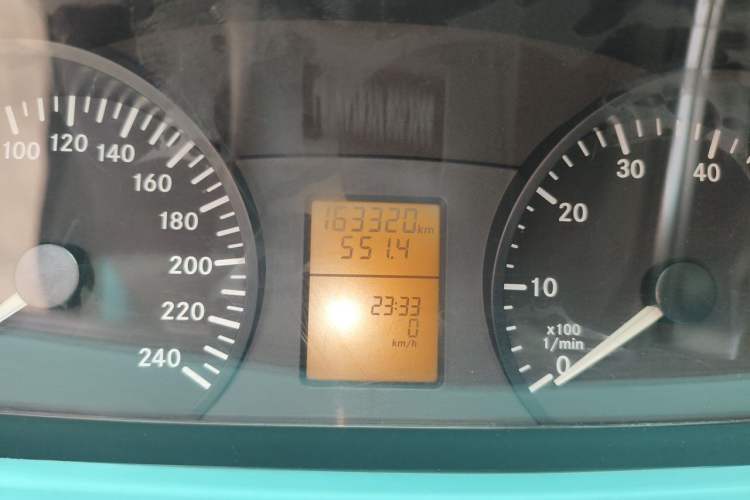 Used Mercedes-Benz Vito  Odometer Close Up