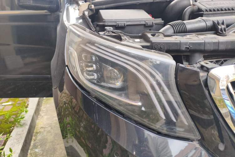 Used Mercedes-Benz Vito  Right Front Headlight