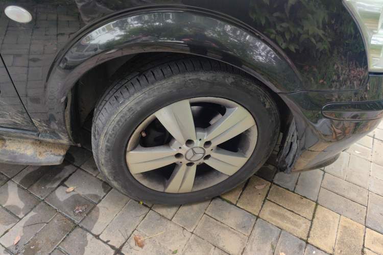Used Mercedes-Benz Vito  Right Front Wheel Hub