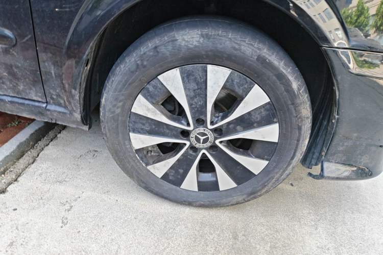 Used Mercedes-Benz Vito  Right Front Wheel Hub