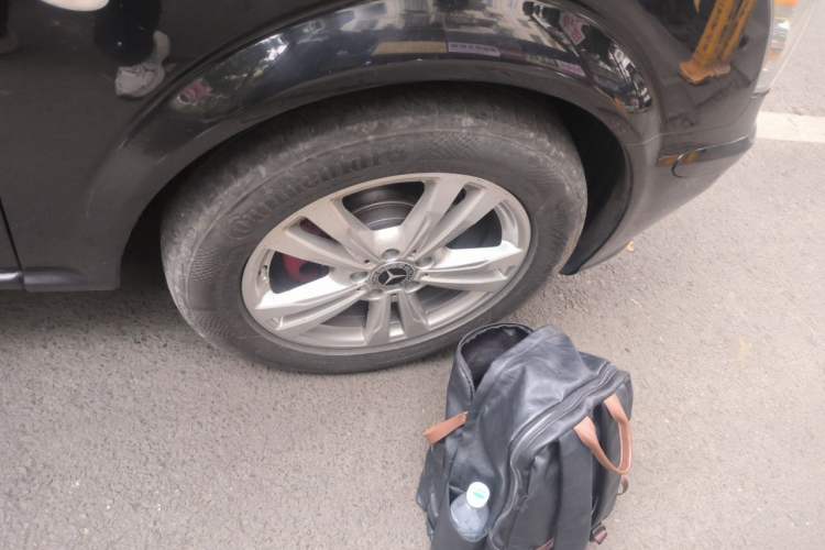 Used Mercedes-Benz Vito  Right Front Wheel Hub
