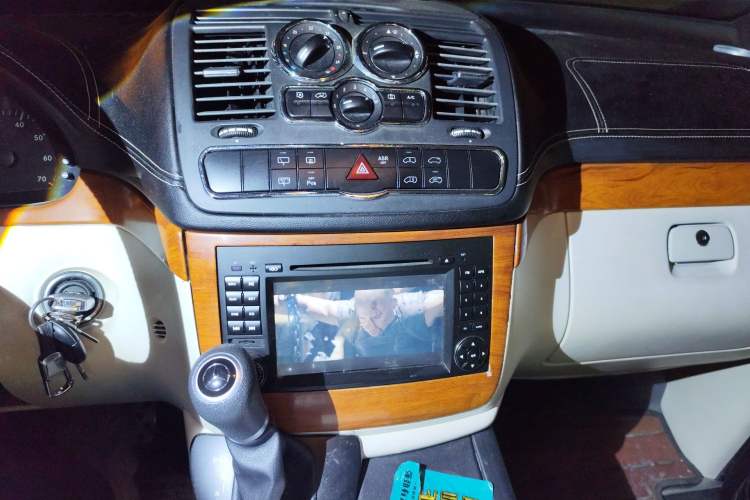Used Mercedes-Benz Vito  Audio And AC Panel