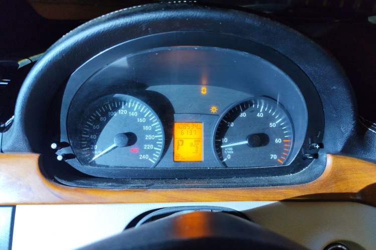 Used Mercedes-Benz Vito  Instrument Cluster