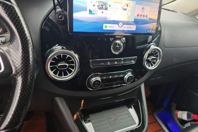 Used Mercedes-Benz Vito 2016 2.0T Business Edition Audio And AC Panel