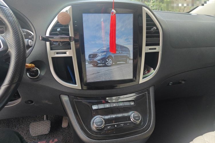 Used Mercedes-Benz Vito 2016 2.0T Business Edition Audio And AC Panel