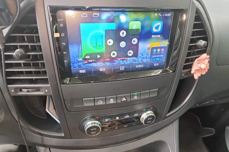 Used Mercedes-Benz Vito 2016 2.0T Business Edition Audio And AC Panel