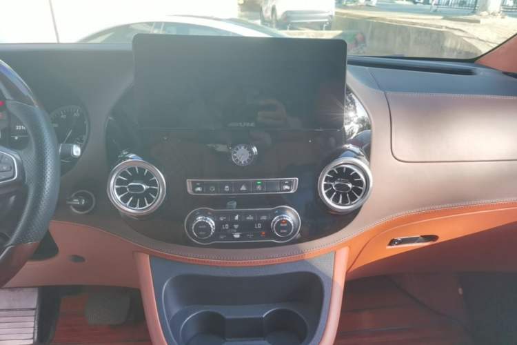 Used Mercedes-Benz Vito  Audio And AC Panel