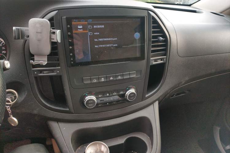 Used Mercedes-Benz Vito 2016 2.0T Business Edition Audio And AC Panel