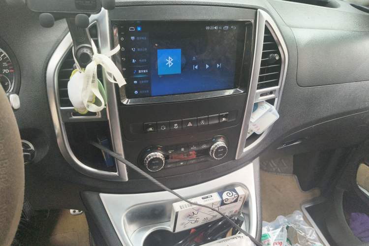 Used Mercedes-Benz Vito 2016 2.0T Business Edition Audio And AC Panel