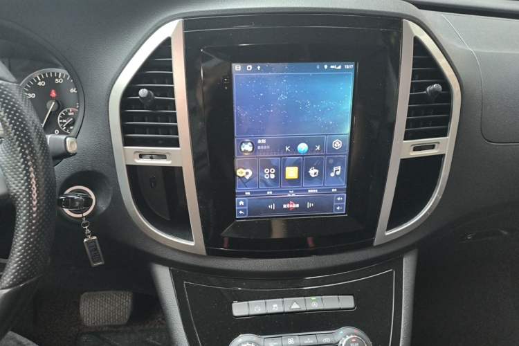 Used Mercedes-Benz Vito 2016 2.0T Business Edition Audio And AC Panel