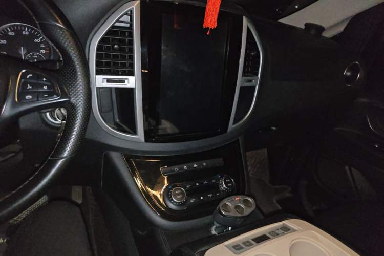 Used Mercedes-Benz Vito 2016 2.0T Business Edition Audio And AC Panel