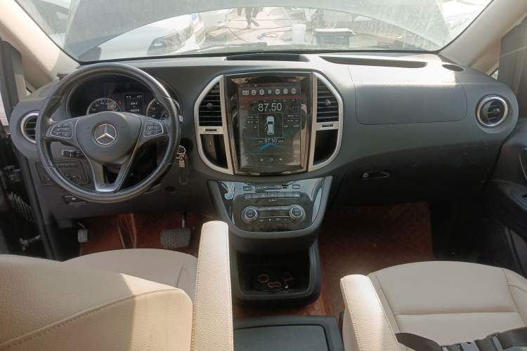 Used Mercedes-Benz Vito 2016 2.0T Business Edition Center Console