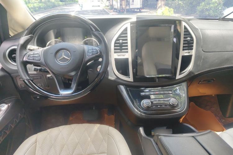 Used Mercedes-Benz Vito 2016 2.0T Business Edition Center Console