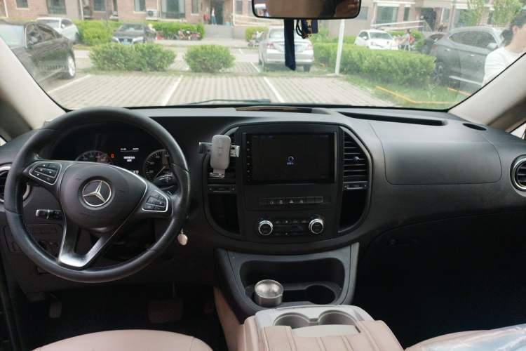 Used Mercedes-Benz Vito 2016 2.0T Business Edition Center Console