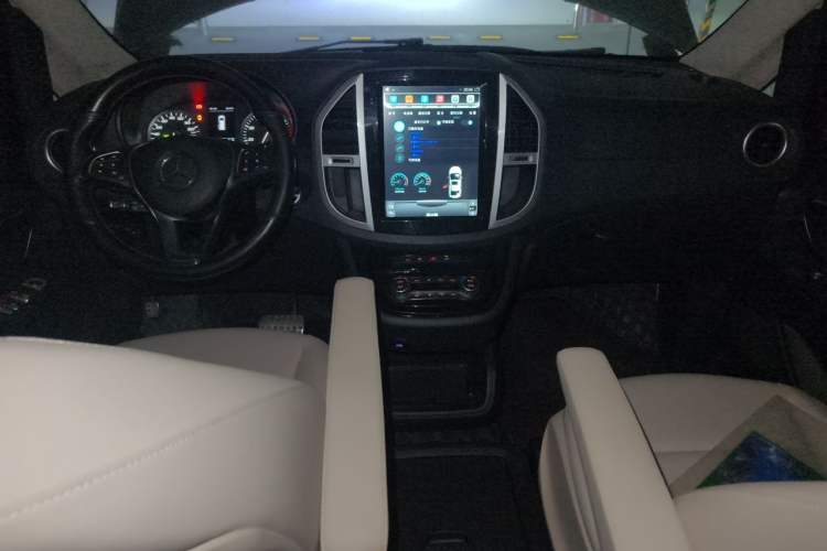 Used Mercedes-Benz Vito 2016 2.0T Business Edition Center Console