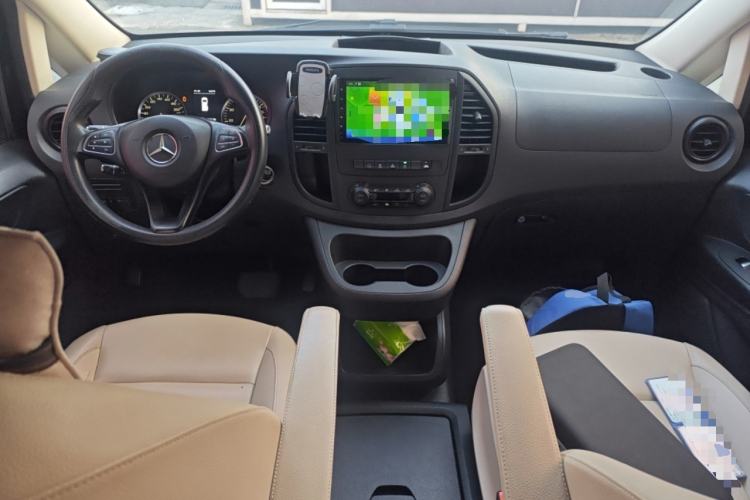 Used Mercedes-Benz Vito 2016 2.0T Elite Version 9-seater Center Console