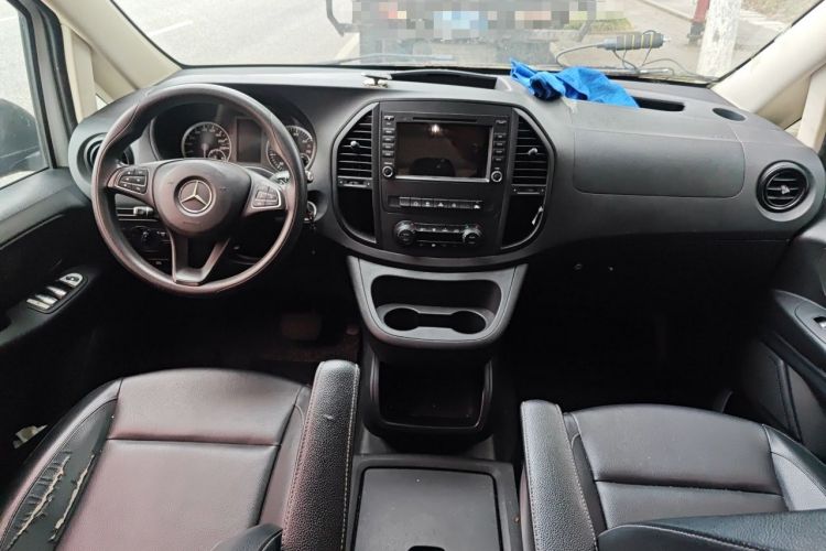 Used Mercedes-Benz Vito 2016 2.0T Elite Version 9-seater Center Console