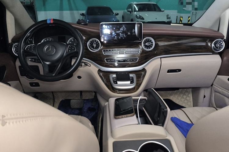 Used Mercedes-Benz Vito 2016 2.0T Business Edition Center Console