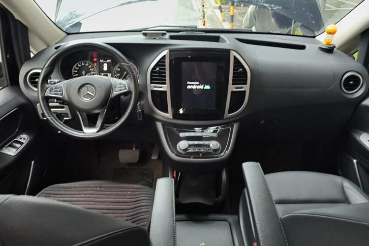 Used Mercedes-Benz Vito 2016 2.0T Business Edition Center Console