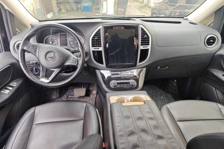 Used Mercedes-Benz Vito 2016 2.0T Business Edition Center Console