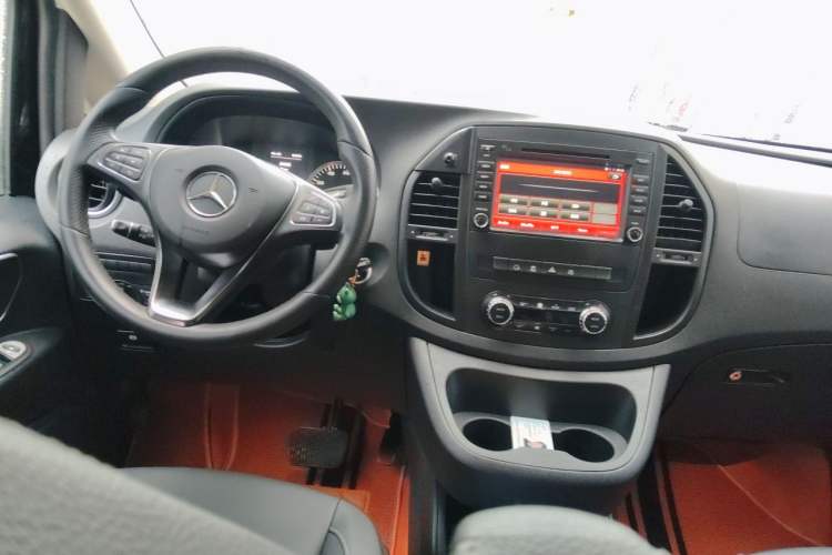 Used Mercedes-Benz Vito 2016 2.0T Business Edition Center Console