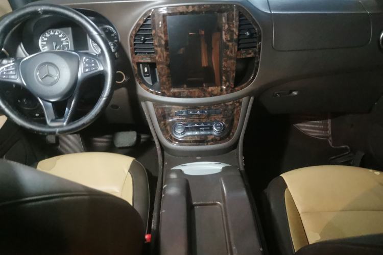 Used Mercedes-Benz Vito 2016 2.0T Business Edition Center Console