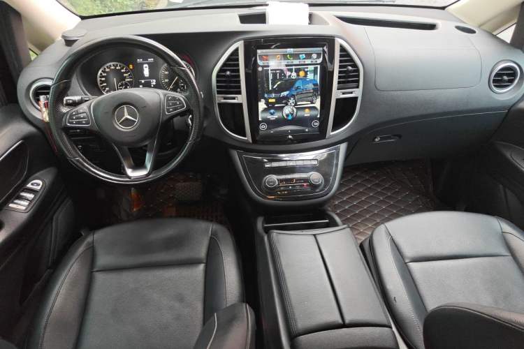 Used Mercedes-Benz Vito 2016 2.0T Business Edition Center Console