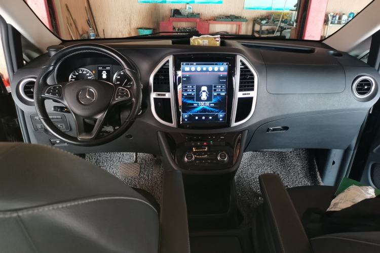 Used Mercedes-Benz Vito 2016 2.0T Business Edition Center Console