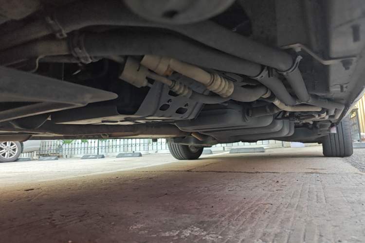 Used Mercedes-Benz Vito 2016 2.0T Elite Version 9-seater Chassis Front Left