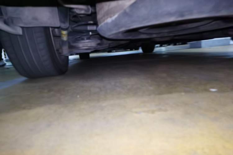 Used Mercedes-Benz Vito 2016 2.0T Elite Version 9-seater Chassis Rear Left