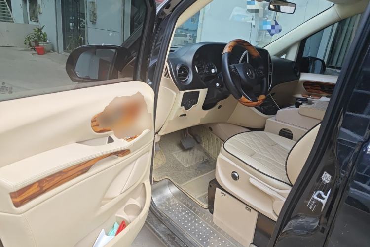 Used Mercedes-Benz Vito 2016 2.0T Elite Edition Driver Seat