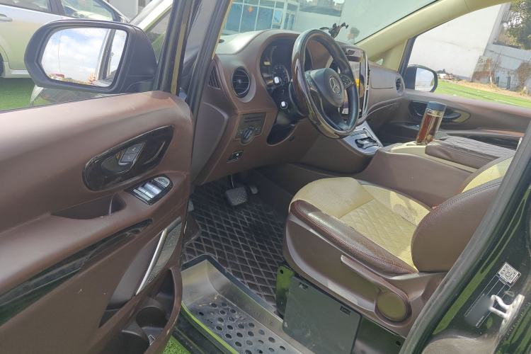 Used Mercedes-Benz Vito 2016 2.0T Elite Edition Driver Seat