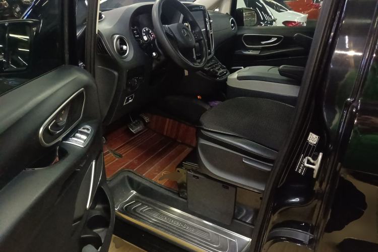 Used Mercedes-Benz Vito 2016 2.0T Elite Edition Driver Seat