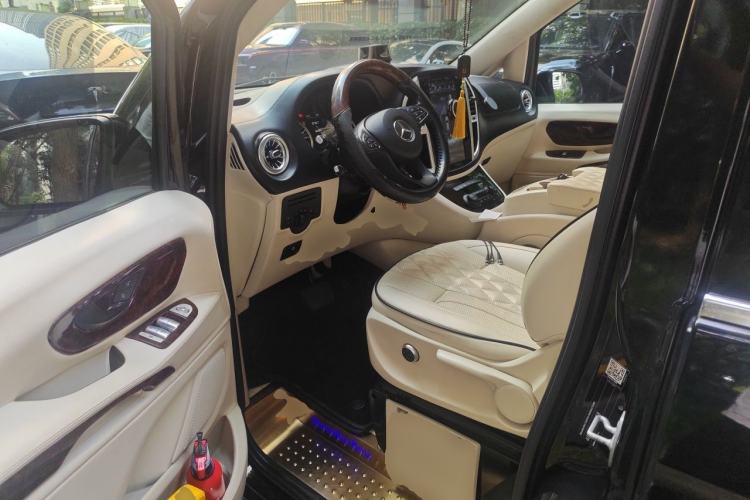 Used Mercedes-Benz Vito 2016 2.0T Elite Edition Driver Seat